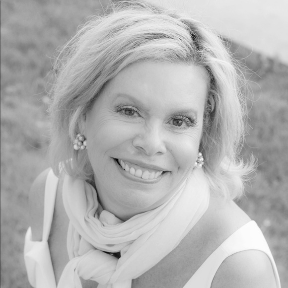 Meet your Posher, Lorrie - Picture 1 of 1